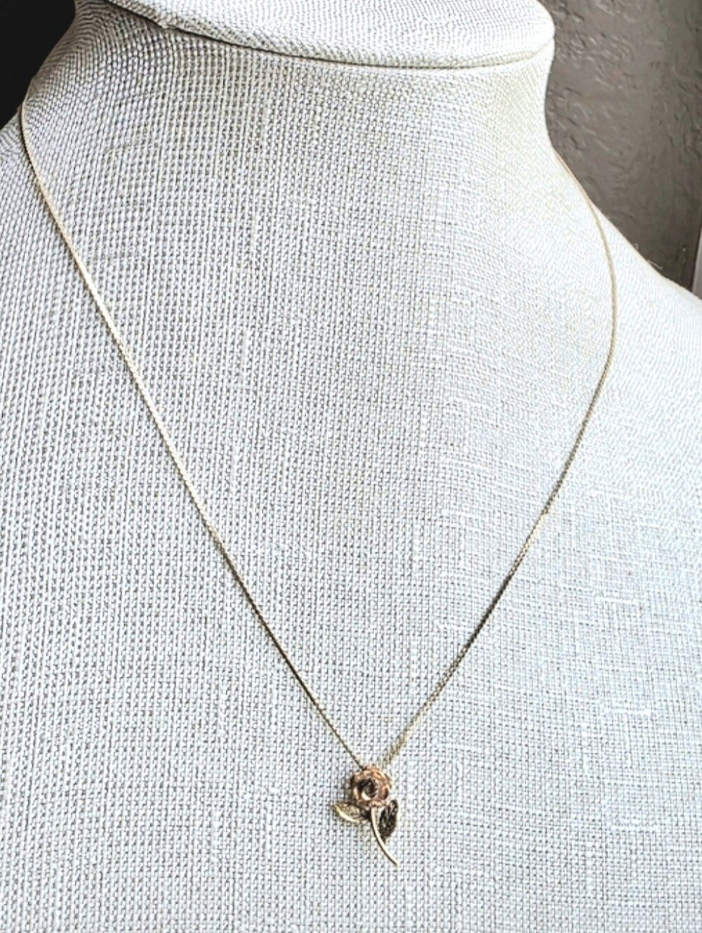 Romantic Vintage 14K Gold Two-Tone Sculpted Rose Necklace Heavy Gold Overlay C
